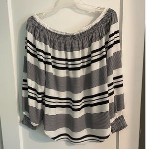 Off the shoulder long sleeve top